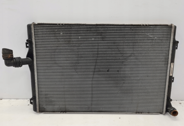 Chladič vody Vw Passat B7 3C0121253AR